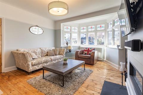 22 Crows Road, Epping, CM16 5DE