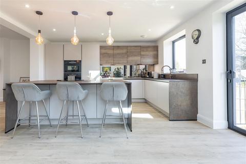22 Crows Road, Epping, CM16 5DE