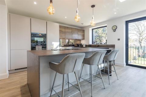 22 Crows Road, Epping, CM16 5DE