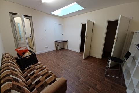 19 Hatch Lane, London, E4 6LP