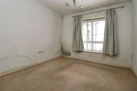 2 bedroom flat for sale, Oriental Road, Surrey GU22