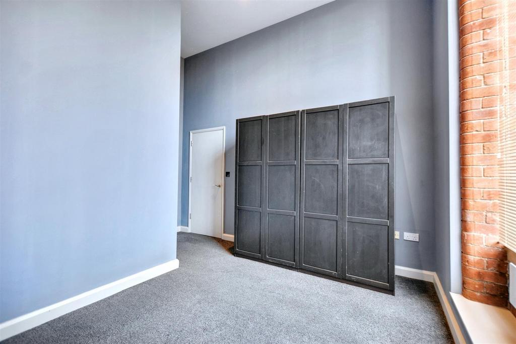 Bedroom 1 2.jpeg