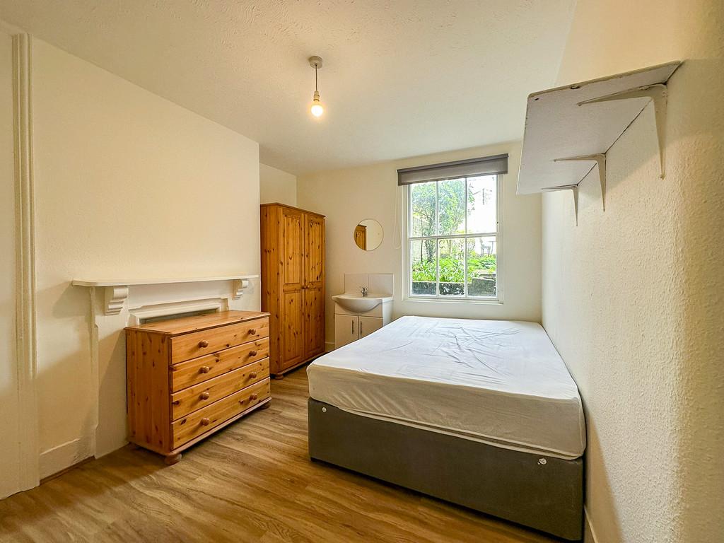 Room 4 (2)
