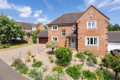 4 bedroom detached house for sale, Highacre, Dorking
