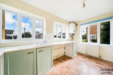 29 Bakers Field, Lyneham, Chippenham, SN15 4NN