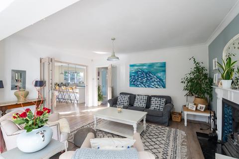 7 Ridgeway Drive, Dorking, RH4 3AN