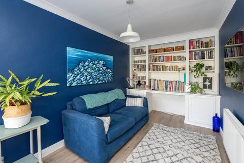 7 Ridgeway Drive, Dorking, RH4 3AN
