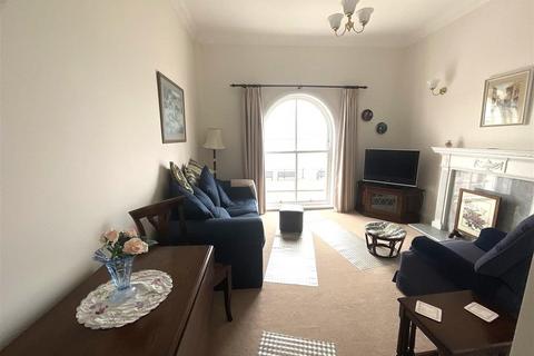 2 bedroom apartment for sale, Esplanade, Scarborough