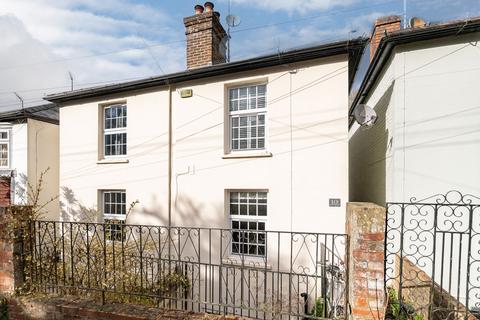 2 bedroom maisonette for sale, Harrow Road East, Dorking