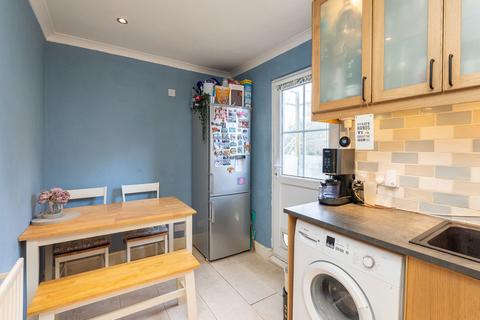 2 bedroom maisonette for sale, Harrow Road East, Dorking