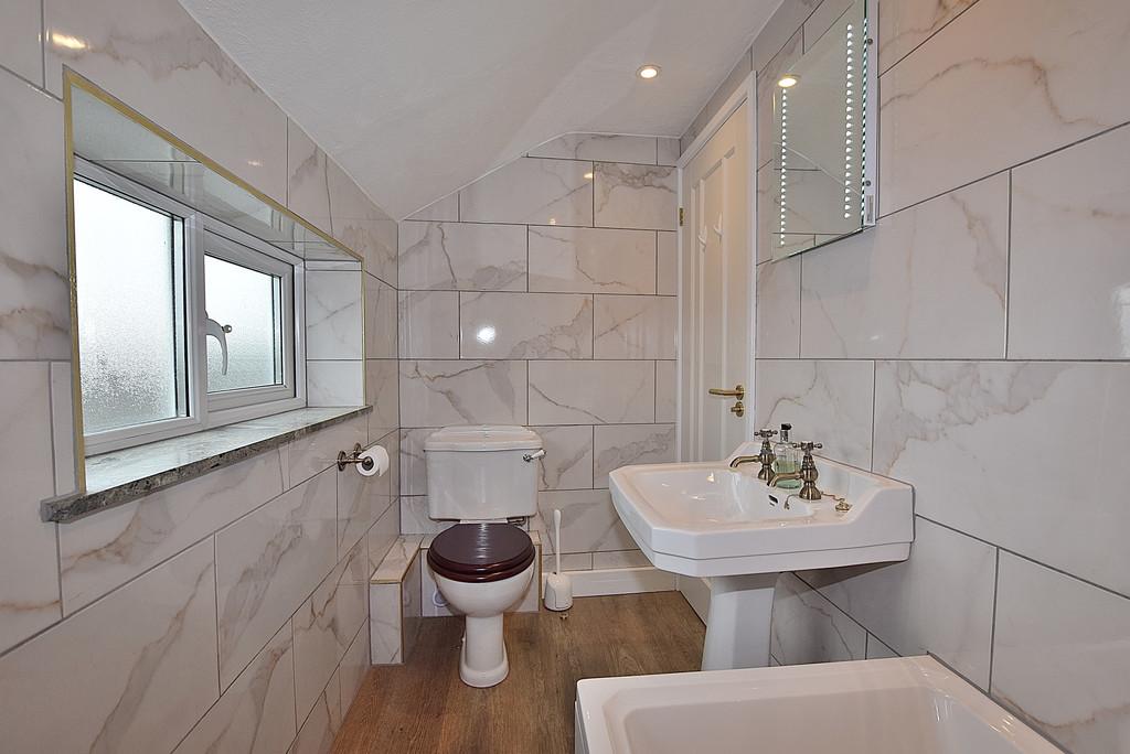 Bathroom alt 01