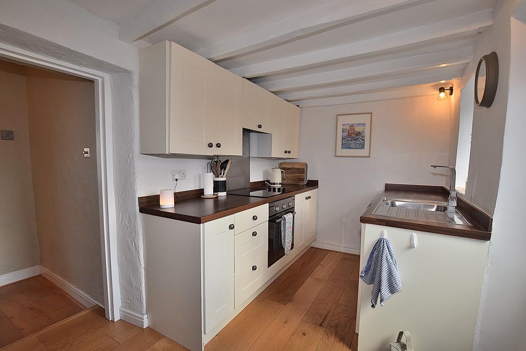 Kitchen 01