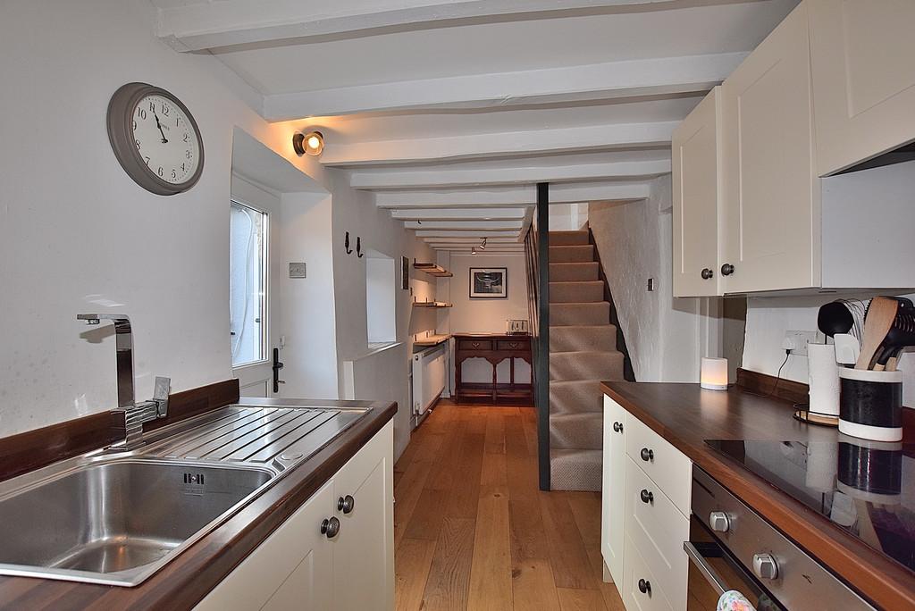 Kitchen alt 01