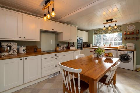 5 bedroom semi-detached house for sale, High Street, Airmyn, DN14 8LF