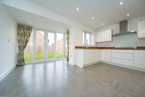 4 bedroom detached house for sale, Chamomile Road, Shepshed, LE12
