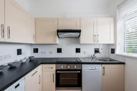 2 bedroom flat to rent, St. Georges Road, Golders Green, London NW11