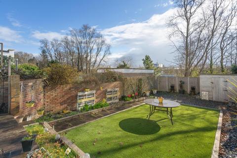 61 Boston Gardens, Brentford, TW8 9LR