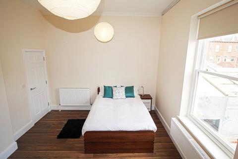 2 bedroom apartment to rent, Apt 2, 8 Blenheim Terrace, Woodhouse LS2