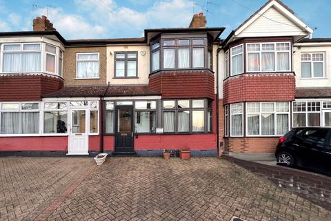 4 Coombe Close, Edgware, HA8 6BA