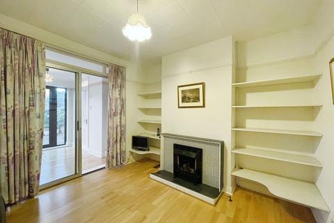 4 Coombe Close, Edgware, HA8 6BA