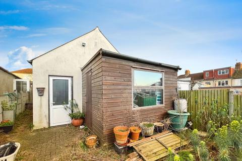 4 Coombe Close, Edgware, HA8 6BA