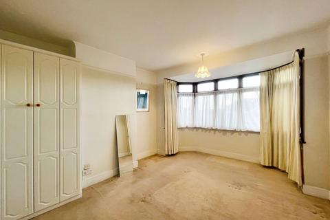 4 Coombe Close, Edgware, HA8 6BA