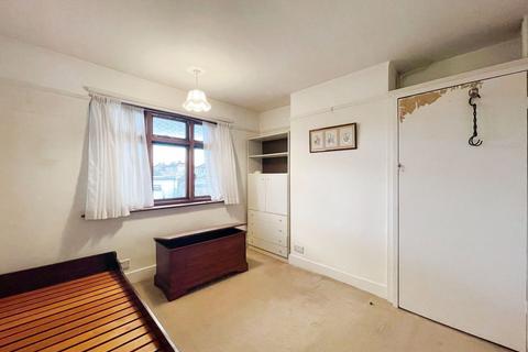 4 Coombe Close, Edgware, HA8 6BA