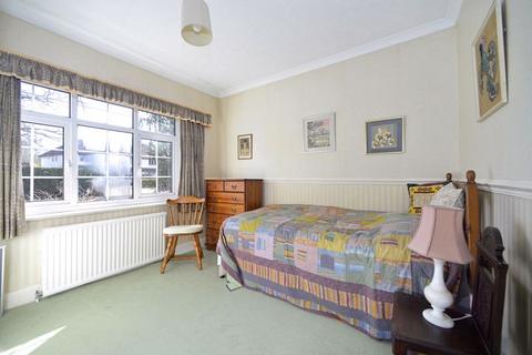 Rhosilli Rowly Drive, Cranleigh, GU6 8PJ