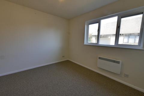 2 bedroom detached bungalow to rent, Walkers Gardens, Northleach