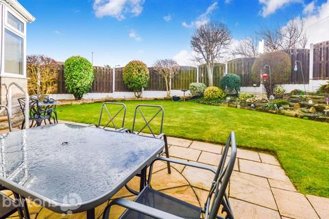 3 bedroom detached bungalow for sale, York Rise, Swallownest