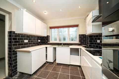 4 bedroom detached house for sale, Mancroft Road, Caddington, LU1