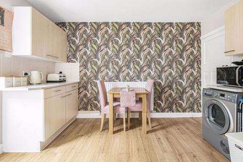 4 bedroom semi-detached house for sale, Norwood Close, Effingham