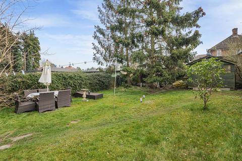 4 bedroom semi-detached house for sale, Norwood Close, Effingham