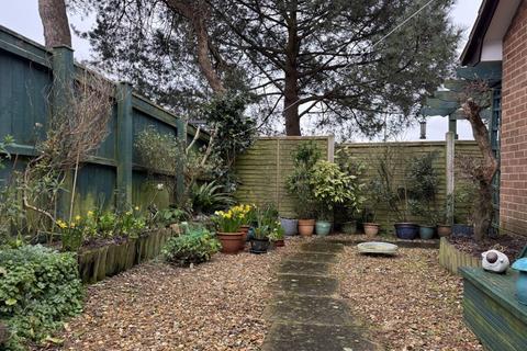 2 Chestnut Close, Sandford, Wareham, BH20 7QG