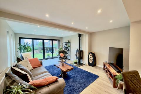 4 bedroom detached house for sale, 24 Waterloo Paddock, Leadenham, Lincoln