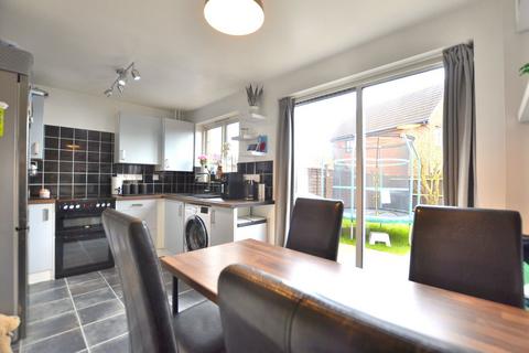 5 Montgomery Close, Hucclecote, Gloucester, GL3 3TB