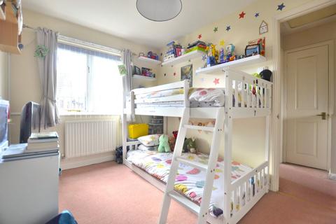 5 Montgomery Close, Hucclecote, Gloucester, GL3 3TB