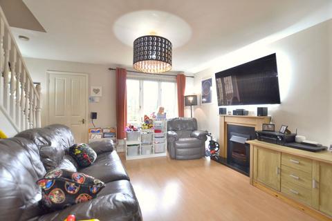 5 Montgomery Close, Hucclecote, Gloucester, GL3 3TB