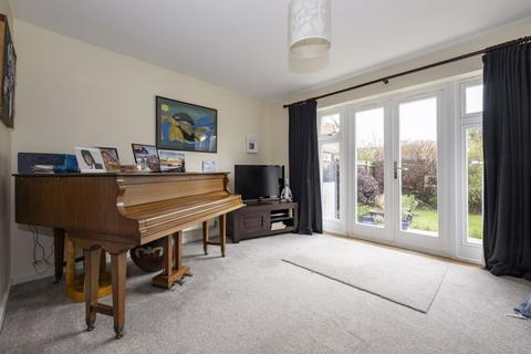 4 Trug Close, East Hoathly, Lewes, BN8 6AF