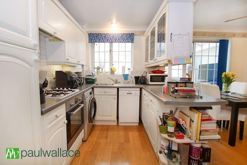 Kitchen / Dining...