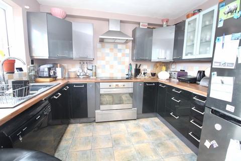3 bedroom semi-detached house to rent, Winchester Road, Southampton SO32