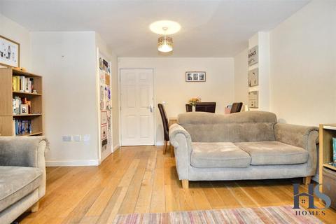 216 Wharf Lane, Solihull, B91 2UN