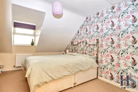 216 Wharf Lane, Solihull, B91 2UN