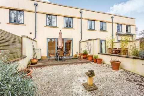 3 bedroom terraced house to rent, Arkenside Mews