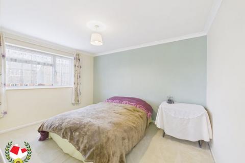 38 Concorde Way, Gloucester, GL4 4PT