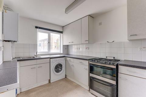 84 Tryon Crescent, London, E9 7RY
