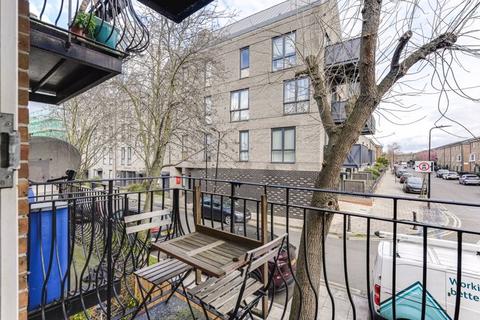 84 Tryon Crescent, London, E9 7RY