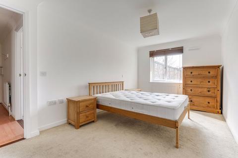 84 Tryon Crescent, London, E9 7RY