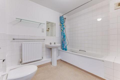 84 Tryon Crescent, London, E9 7RY