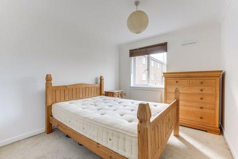 84 Tryon Crescent, London, E9 7RY